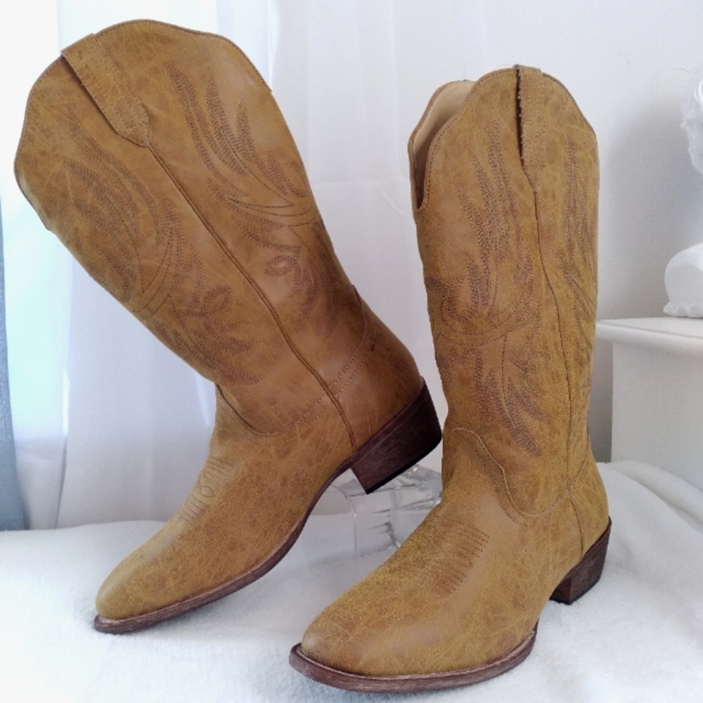 Silver Canyon Distressed Tan Western Cowgirl Boot, Stitched Comfort Lined NIB